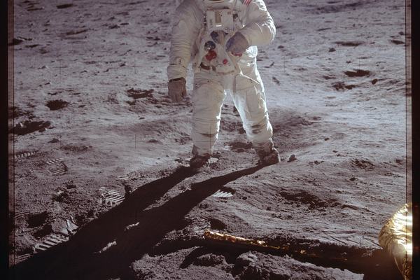 Apollo 11: The Moon Landing With Only 90 Seconds of Fuel to Spare