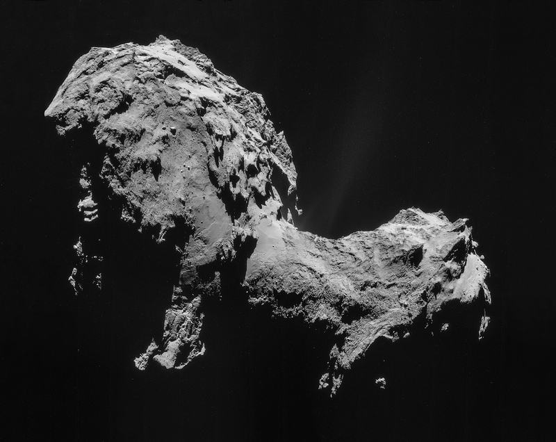 Mosaikk av kometen 67P/Tsjurjumov-Gerasimenko tatt av navigasjonskameraet til Rosetta i september 2014.