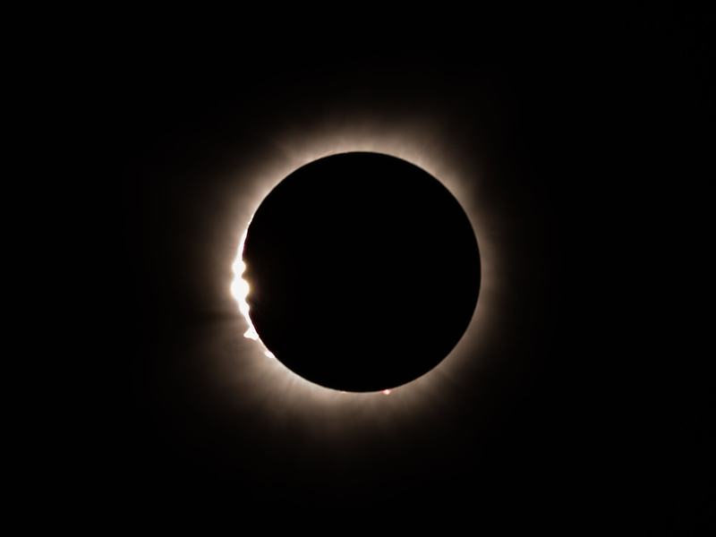 The diamond ring effect during a total solar eclipse