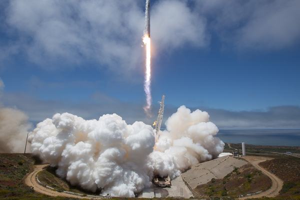 Falcon 9: Raketten designet for å lande selv