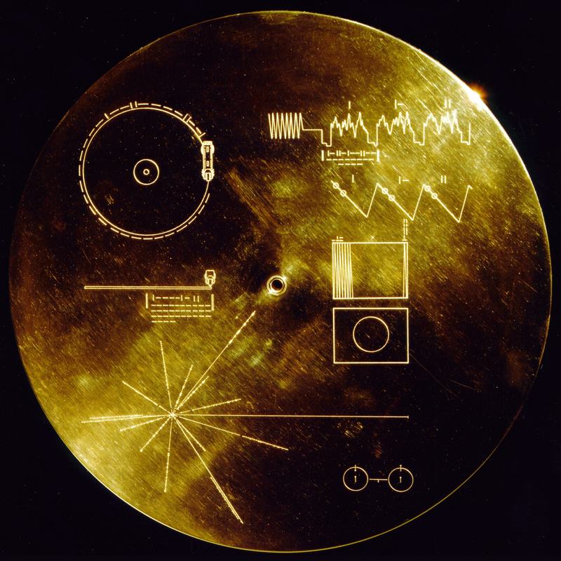 Pozlacený obal Voyager Golden Record