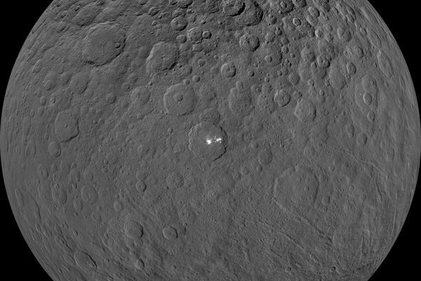 Ceres: Dvergplaneten som skjuler en kryovulkan