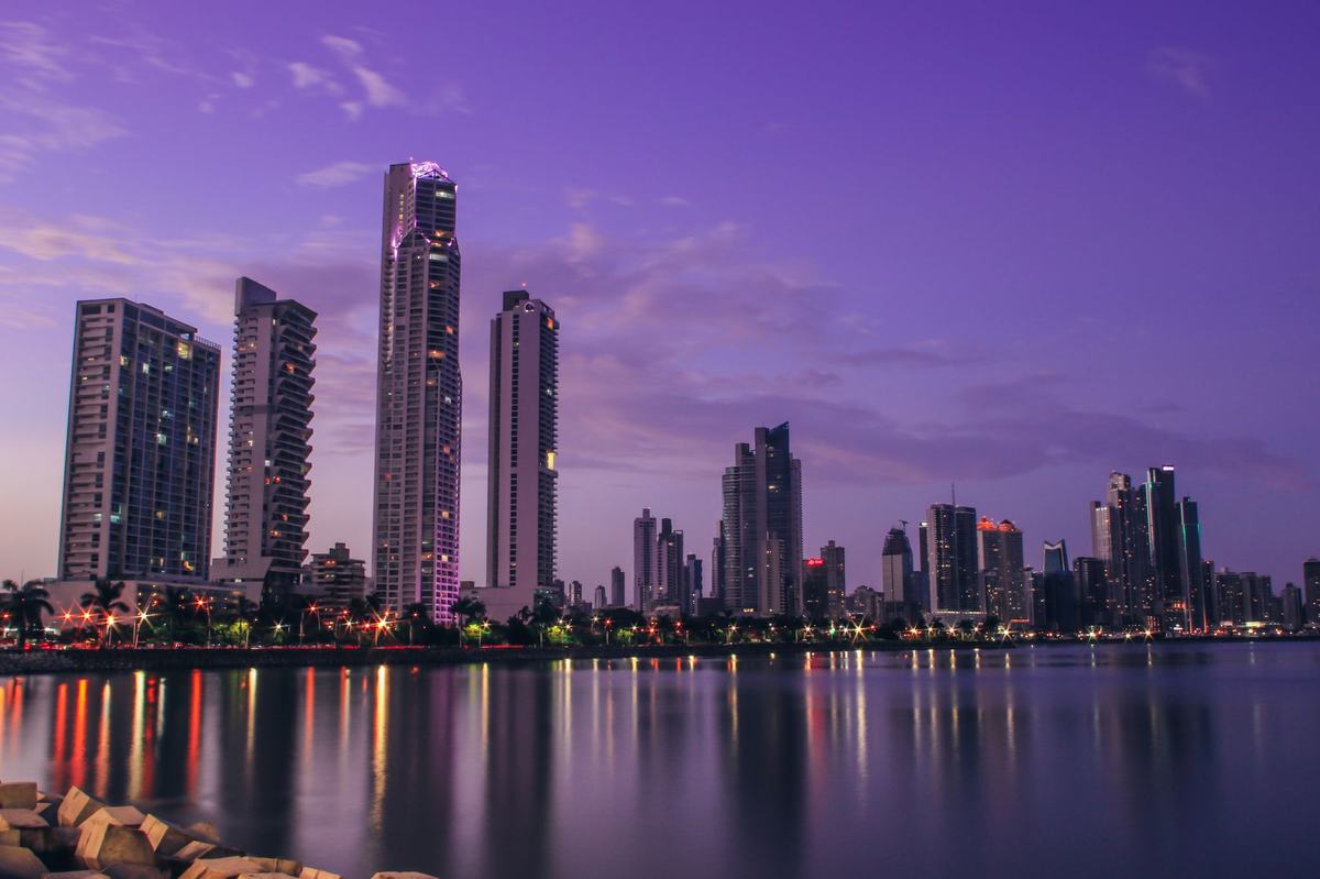 Panama: Země, která se rozdělila napůl pro zkratku mezi oceány