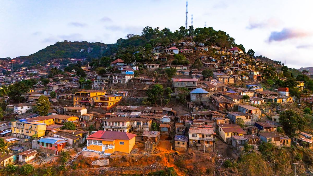 Sierra Leone: Západoafrická země pojmenovaná podle Lvích hor